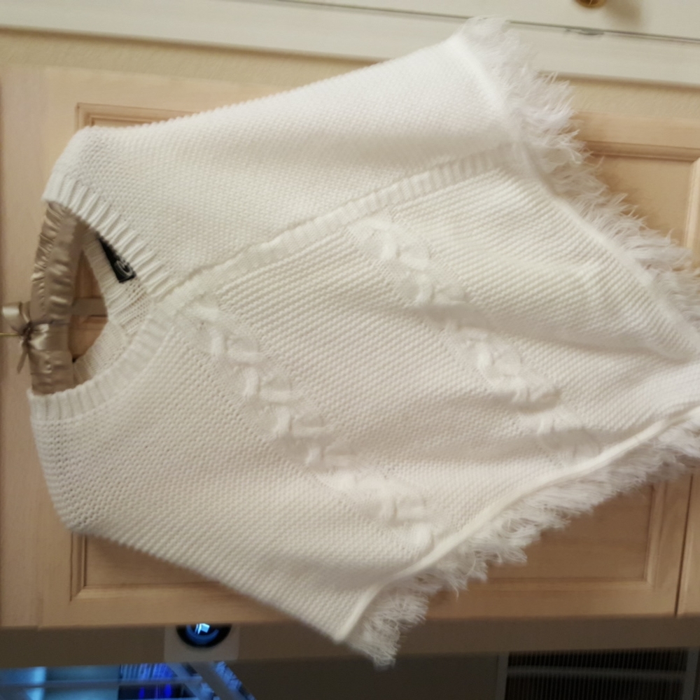 Vintage Boho Hippie White Crochet Fringe Knit Poncho Sweater